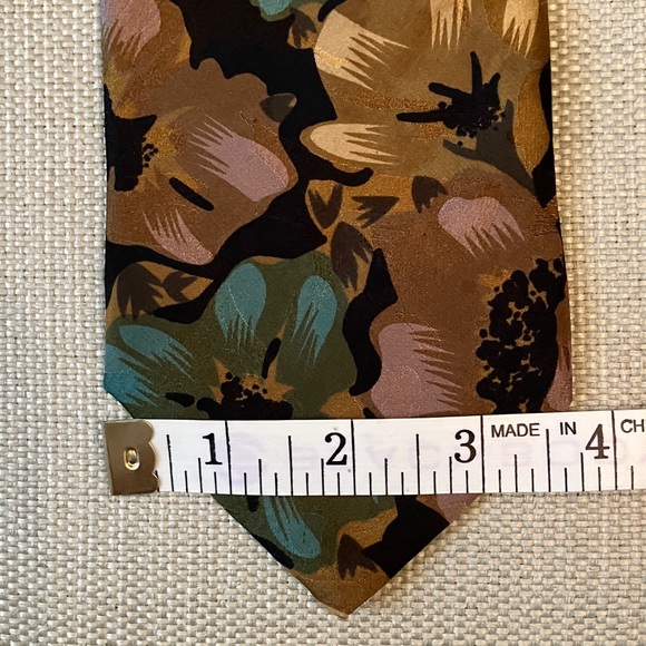 R. Andreotti vintage silk tie, large floral print, teal blue, tan & black - Picture 8 of 9